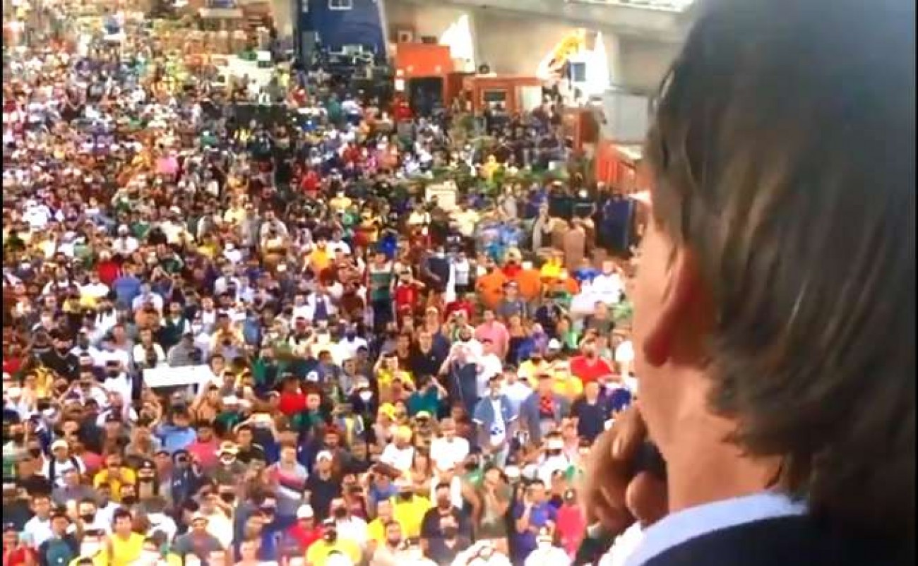 Bolsonaro é ovacionado por trabalhadores da CEAGESP e promete Nós