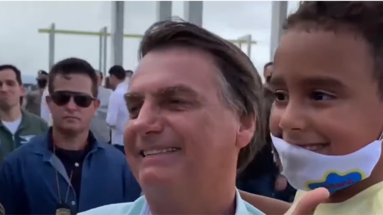 Bolsonaro Faz Visita Surpresa No Interior Do Nordeste E Aclamado