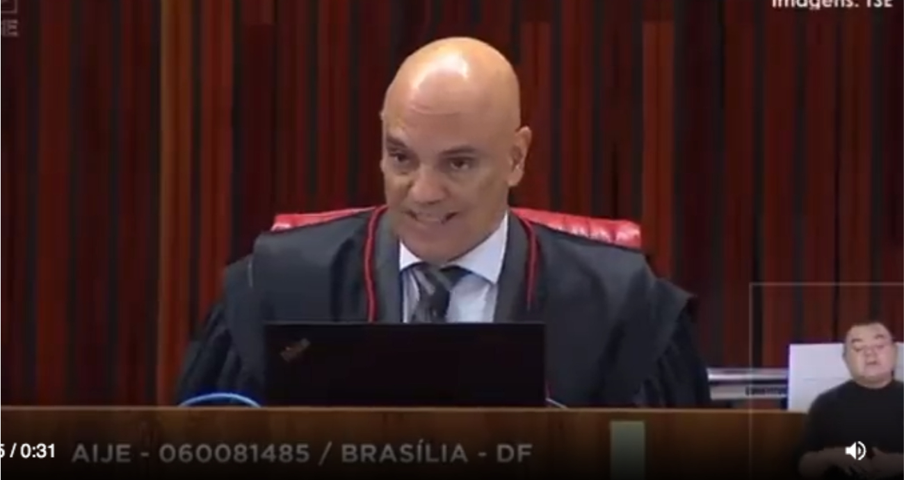 URGENTE Moraes adia julgamento de Bolsonaro no TSE veja o vídeo