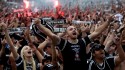 Corinthians humilha o São Paulo e recebe a taça (assista os gols)