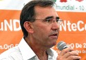 Cidadão dá dura em ex-prefeito do PT e populares se recusam a receber panfletos (Veja o Vídeo)