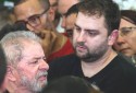 Lula e Luiz Cláudio, pai e filho, juntos no banco de réus no dia 21 de junho