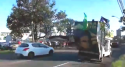 De caminhão de som, homem grita para petistas “Vagabundos”, que revidam com pedradas (Veja o Vídeo)