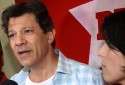 Atordoado, Haddad engasga, erra a resposta e Manuela, desesperada, “assopra” (Veja o Vídeo)