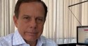 De volta a SP, 'cara de pau', Doria pede desculpas por viagem a Miami (veja o vídeo)