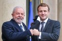 A foto da semana: O presidente Macron, da França, em flagrante humilhação ao povo de seu país