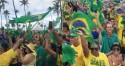 1º de Maio pelo Brasil: Praia de Salvador fica lotada e multidão exalta Bolsonaro e João Roma (veja o vídeo)