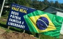 Juíza manda retirar placa com a frase “Deus, pátria, família e liberdade” e fala em fascismo