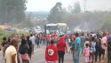 Na Bahia 500 militantes do MST fecham a BR 101