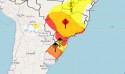 Alerta de tempestade é emitido e chuvas chegam com força