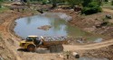 "Montanhas de minerais foram vendidos para os chineses, e ninguém diz nada"