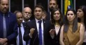 URGENTE: Nikolas sobe na tribuna e faz discurso impactante contra os ministros do STF (veja o vídeo)