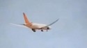 Imagens devastadoras mostram o momento da queda de avião com 244 pessoas (veja o vídeo)