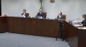 Ex-ministro do STF mostra gesto incomum e carregado de simbolismo no julgamento de Bolsonaro