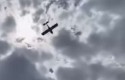 Avião cai e atinge casa em Goiânia (veja o vídeo)
