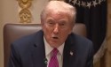 Trump chama presidente aliado de Lula de "líder do tráfico ilegal de drogas"