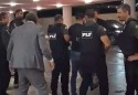 URGENTE: Homem se acorrenta no Congresso e acaba preso (veja o vídeo)