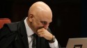 Moraes age, dá o tom da campanha eleitoral e instaura inquérito contra Flávio