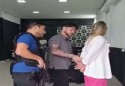 Advogada critica delegado e acaba algemada e presa: Ninguém respeita mais o profissional da advocacia (veja o vídeo)