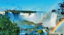 Turista “maluco” pula nas Cataratas do Iguaçu para resgatar celular e bombeiros agem rapidamente