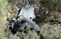 Bombeiros ainda avaliam como retirar corpos de helicóptero que caiu com o cantor Rick