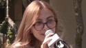 Filha de brasileira zomba da morte de Charlie Kirk e é investigada nos EUA (veja o vídeo)