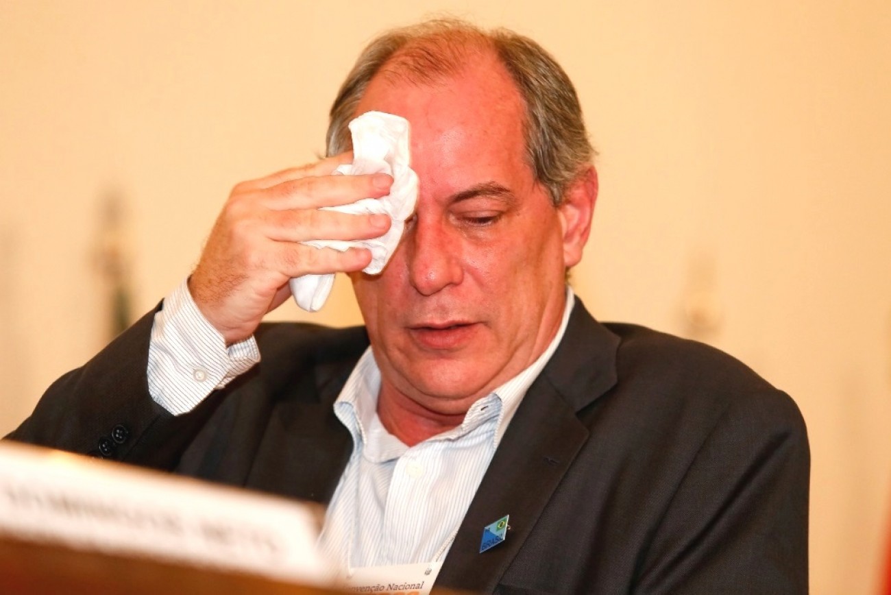 General d dura e desmoralizante resposta a Ciro Gomes