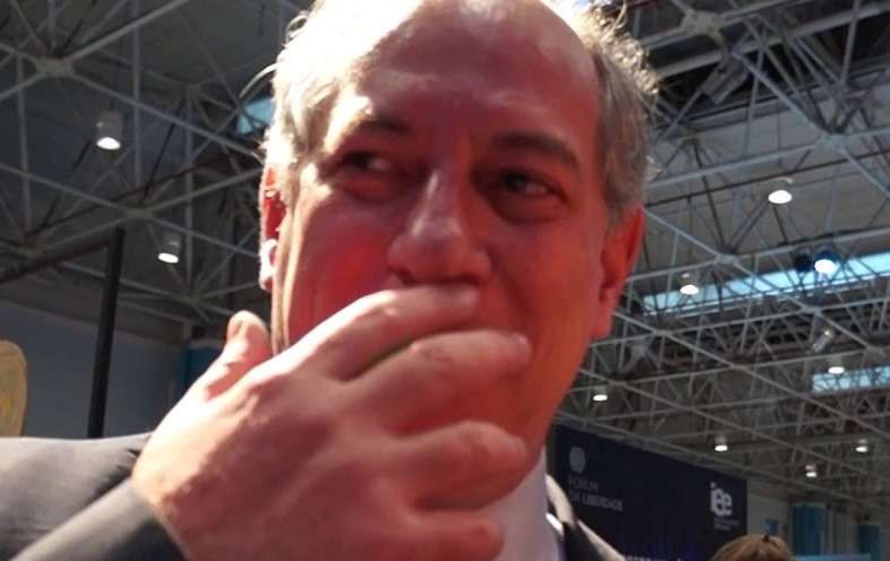 Aparentando embriaguez Ciro Gomes arruma confus o em bar veja o