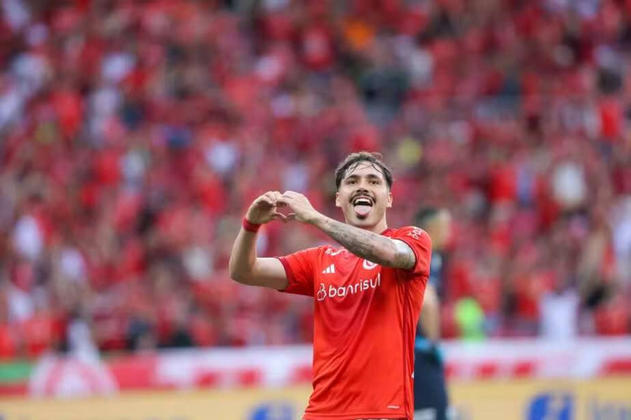 Inter celebra vitória no GreNal com criatividade e domínio em campo
