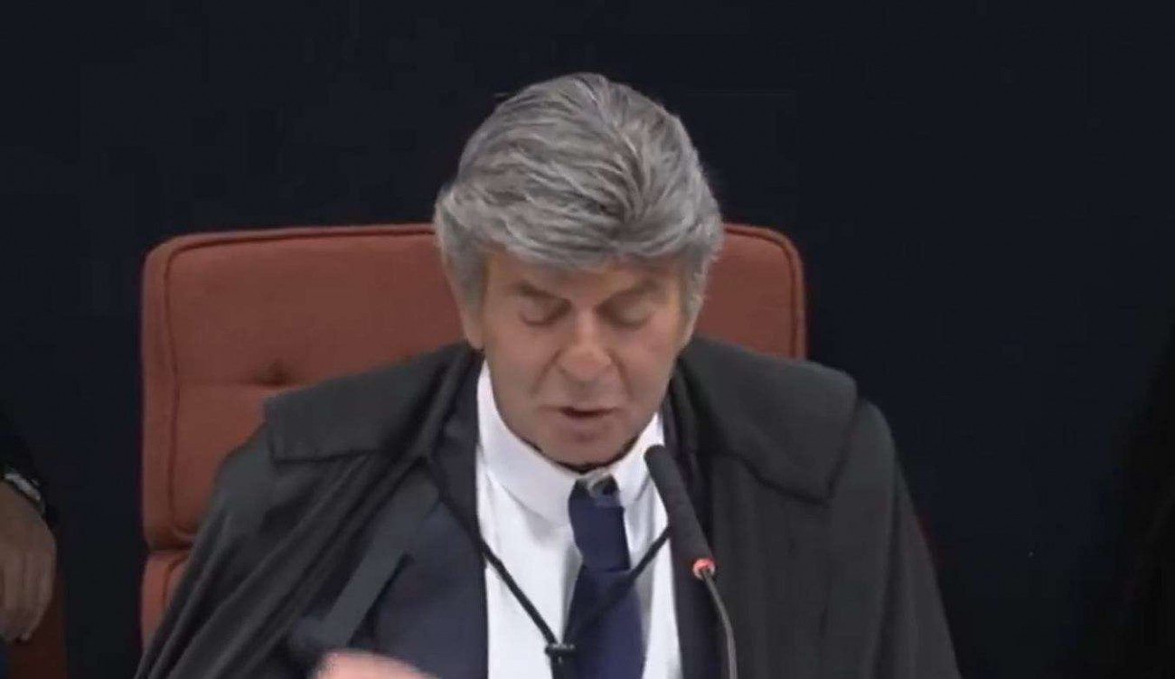 Fux destrói Moraes e vota pela nulidade total do processo por “incompetência absoluta” (veja o vídeo)
