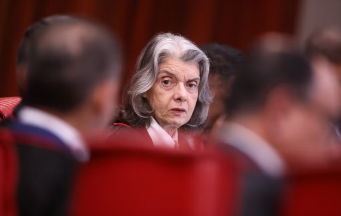 Cármen Lúcia "sente" e dá adeus ao TSE após embate com Gilmar