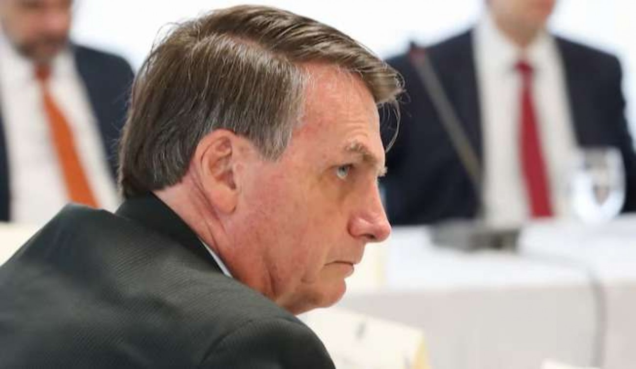 Cover image for Polícia investiga arma de Bolsonaro apreendida em blitz no DF