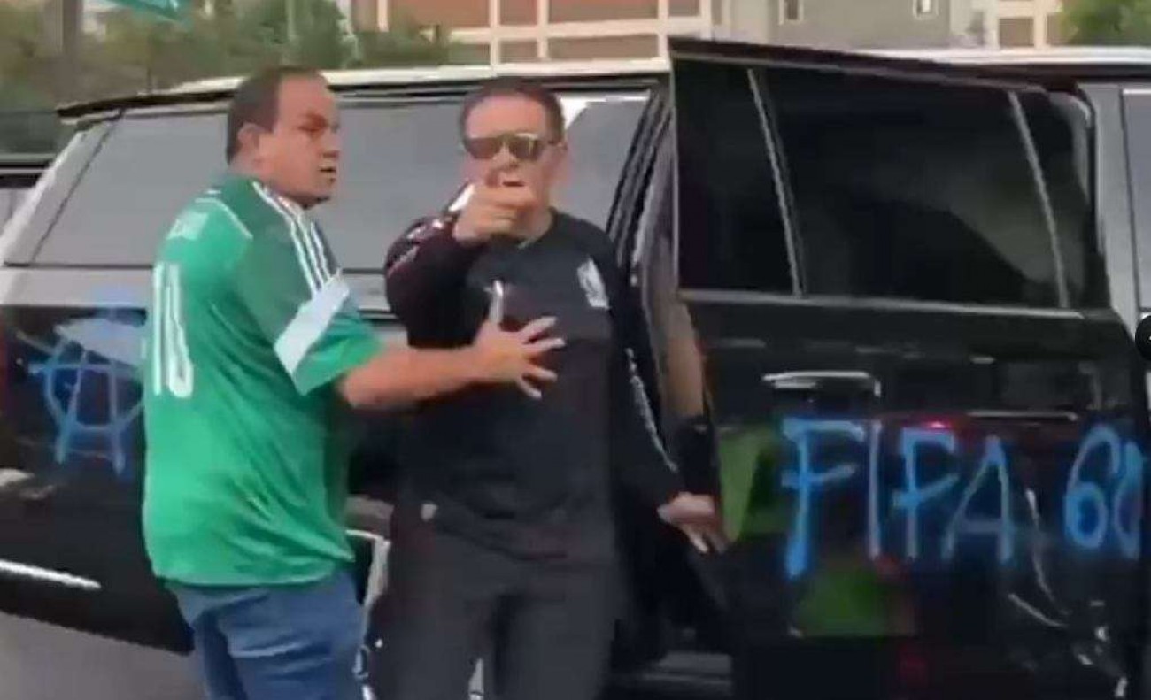 Protesto contra ex-jogador de futebol e atual político de esquerda marca chegada ao estádio antes de México x Inglaterra (veja o vídeo)