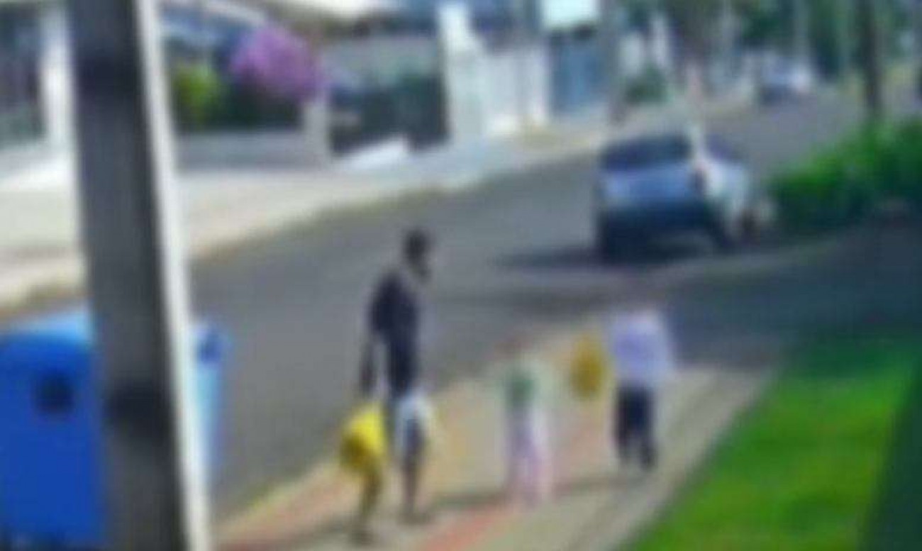 Delegada aponta cena ainda mais triste do que o próprio chute do pai em criança de 3 anos (veja o vídeo)