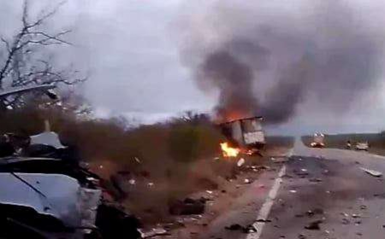 Revelado os nomes dos 7 mortos em gravíssimo acidente entre van e caminhão-baú