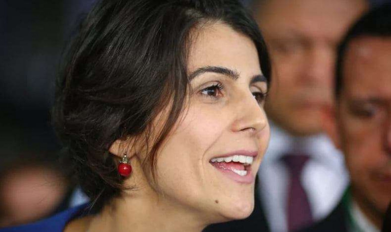 Patrimônio de Manuela triplica em 6 anos e revela uma comunista que adora dinheiro...