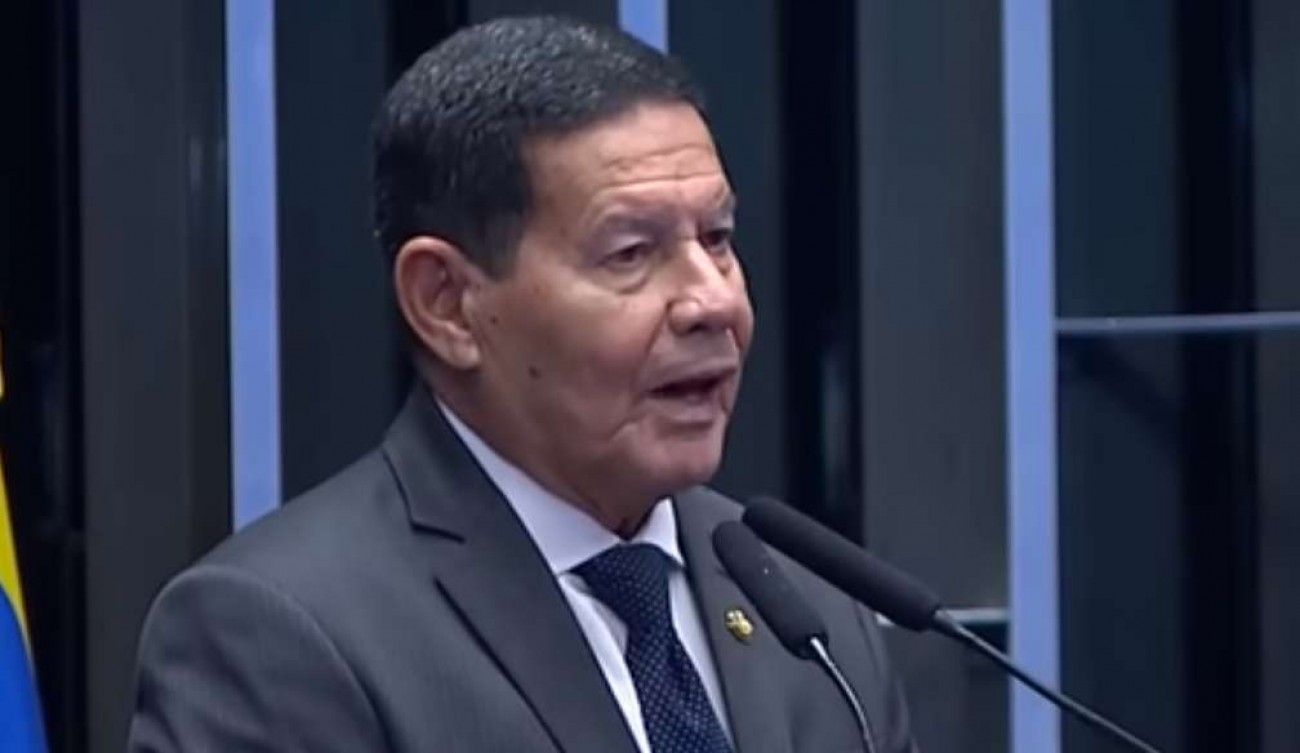 General Mourão solta o verbo sobre a absurda relação de 'Marcola de Lula' e lobista do INSS
