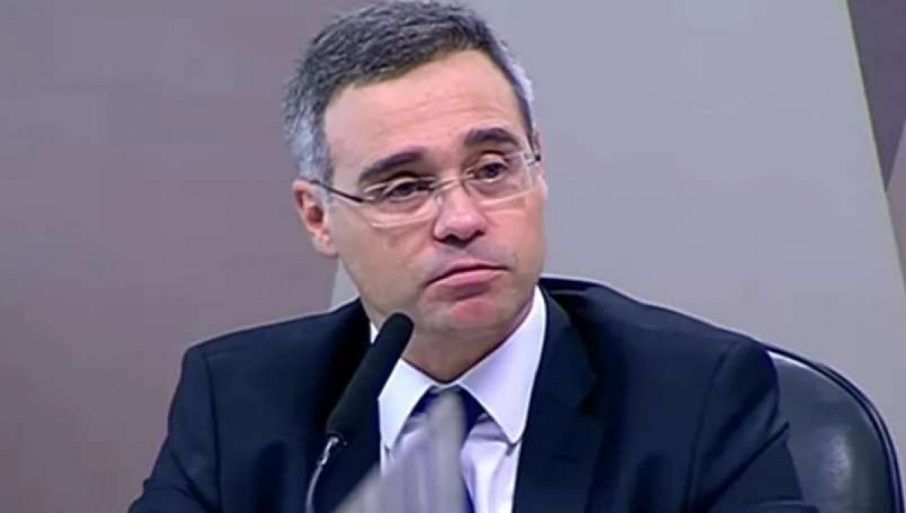 Mendonça aperta o PT, mas rejeita cerco amplo à militância digital