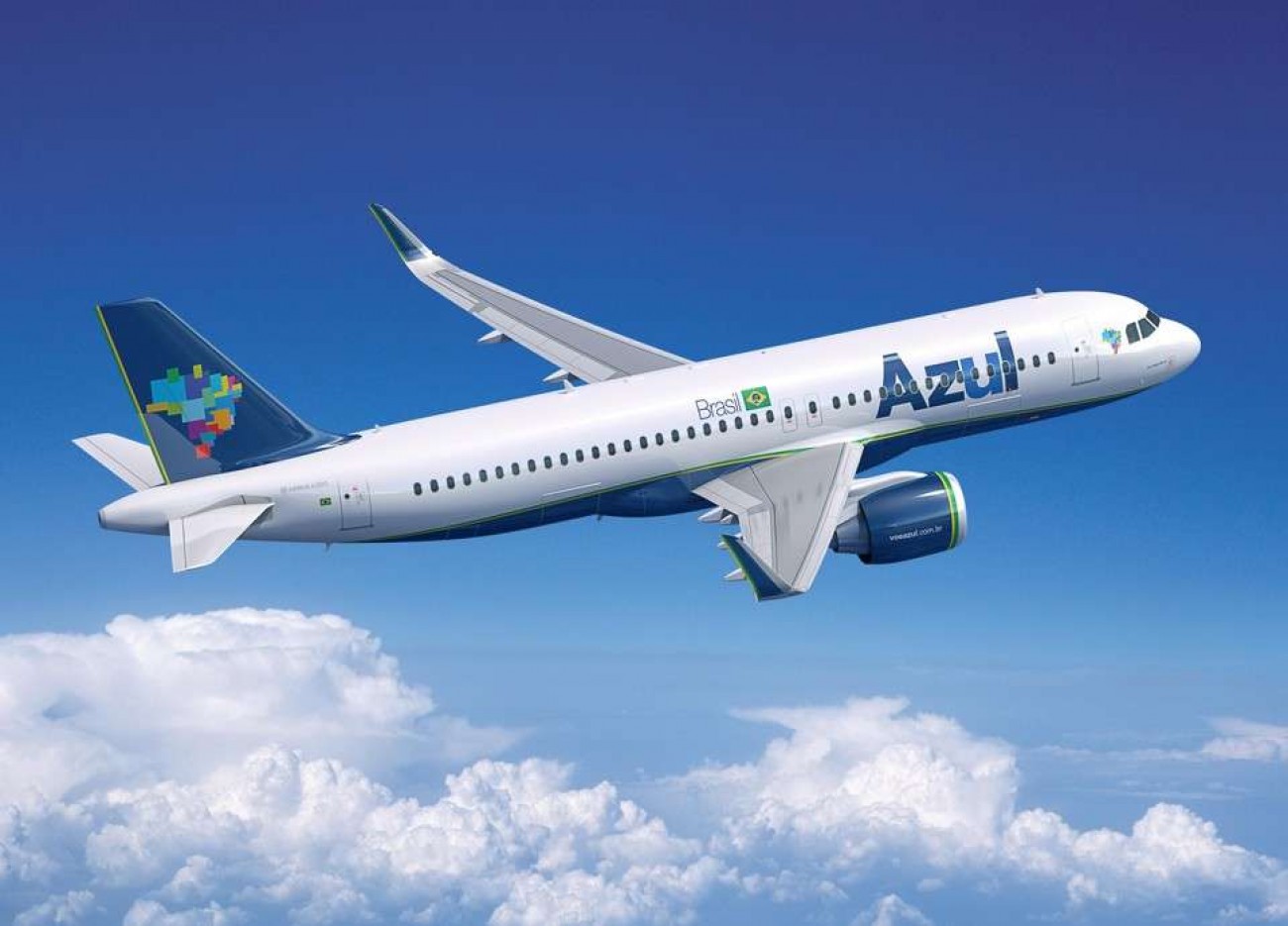 URGENTE: Avião da Azul faz brusca manobra e evita colisão aérea