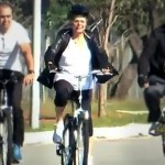 Dilma passeia de bicicleta em Brasília