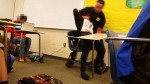 Brutalidade de policial é punida. Passividade dos demais estudantes é intrigante (assista o vídeo)
