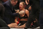 Cai mais um mito...Ronda Rousey é derrotada por Holly Holm  (Assista o nocaute)