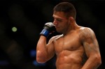 Implacável, Rafael dos Anjos vence Caubói (assista a luta)