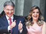Governador de Minas Gerais, repete Dilma e dá foro privilegiado para a esposa