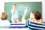 Doutrinadora é confrontada por aluno em sala de aula do RS  (veja o vídeo)