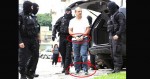 Moro vence duelo com Gilmar e Cabral, algemado e acorrentado, chega a Curitiba