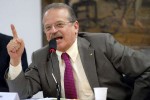 Tarso, o maior "otário" de Battisti, ainda acredita em sua inocência