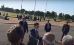 AO VIVO: Moro saúda apoiadores em frente ao Palácio da Alvorada (Veja o Vídeo)