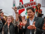 Vergonha: Gleisi diz que Lula pode estar hoje na vigília Lula Livre e poste pede suspeição de Moro