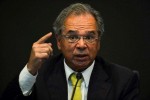 Em encontro com líderes mundiais Guedes confirma interesse da Apple no Brasil